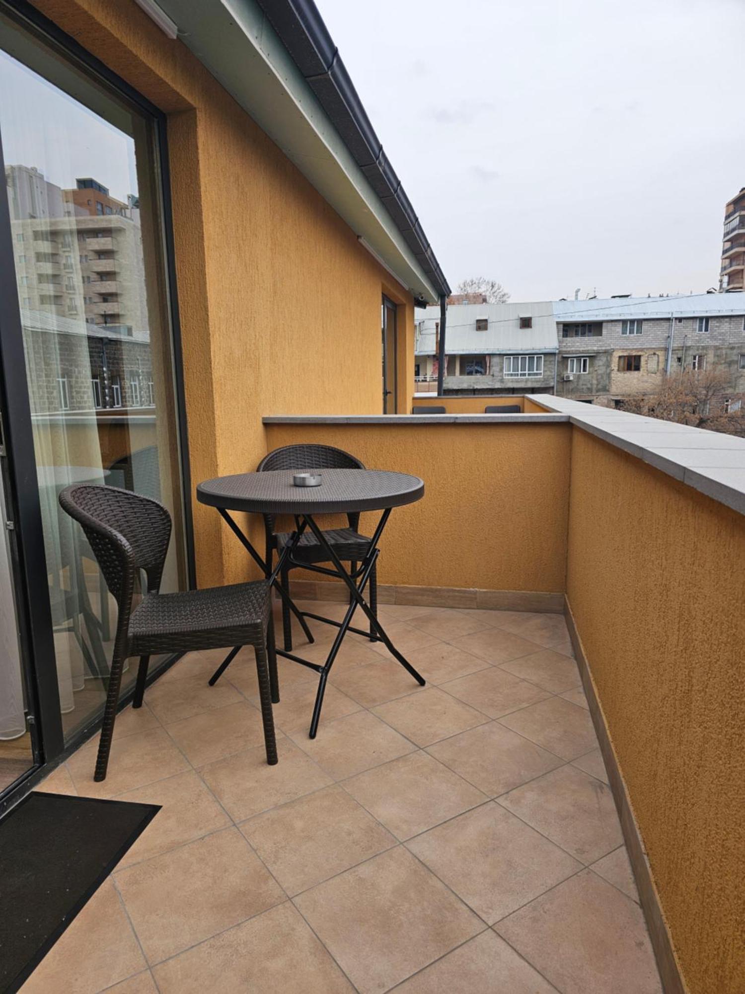 Hotel Avenue 30 Jerevan Buitenkant foto