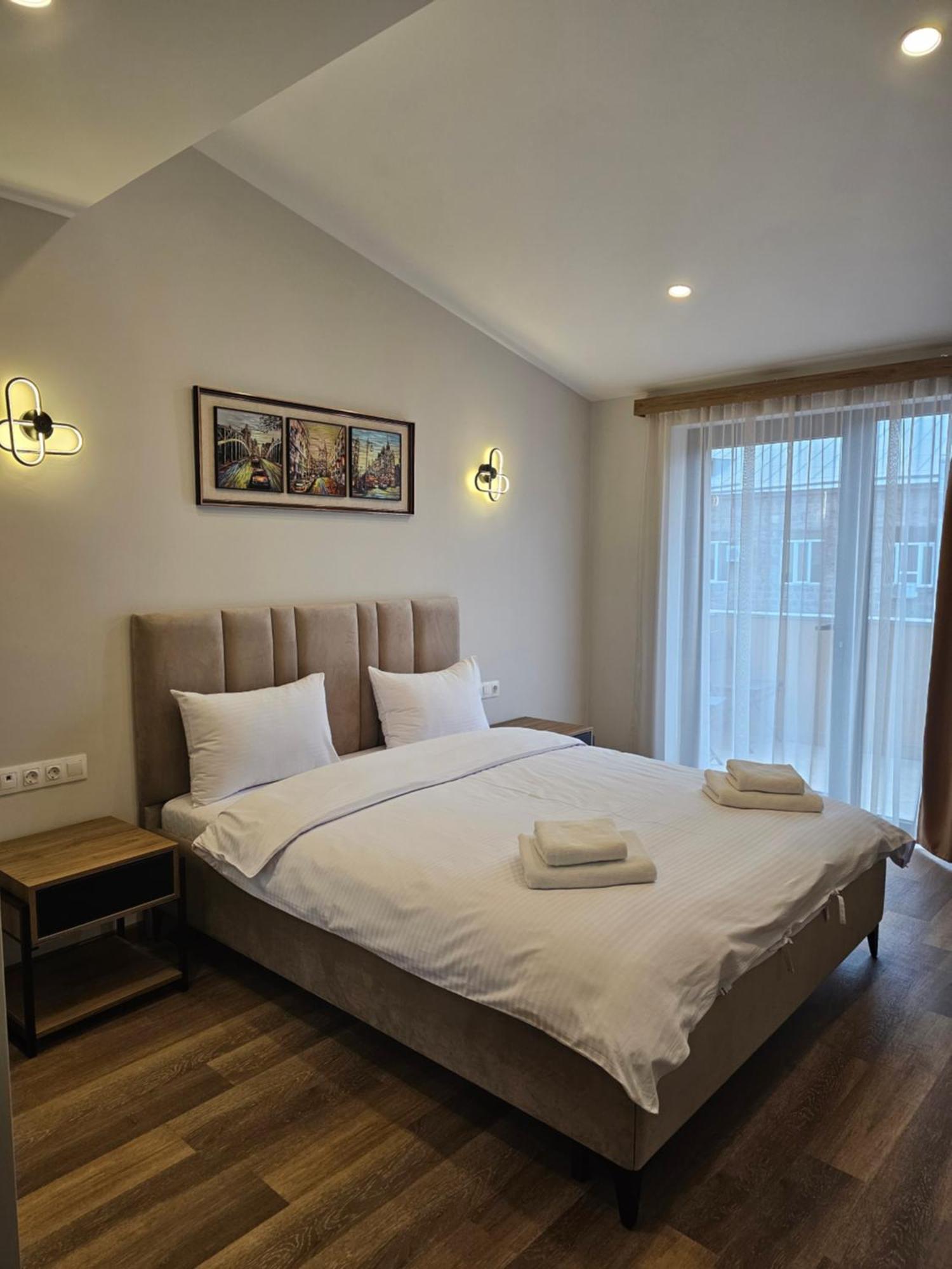Hotel Avenue 30 Jerevan Buitenkant foto
