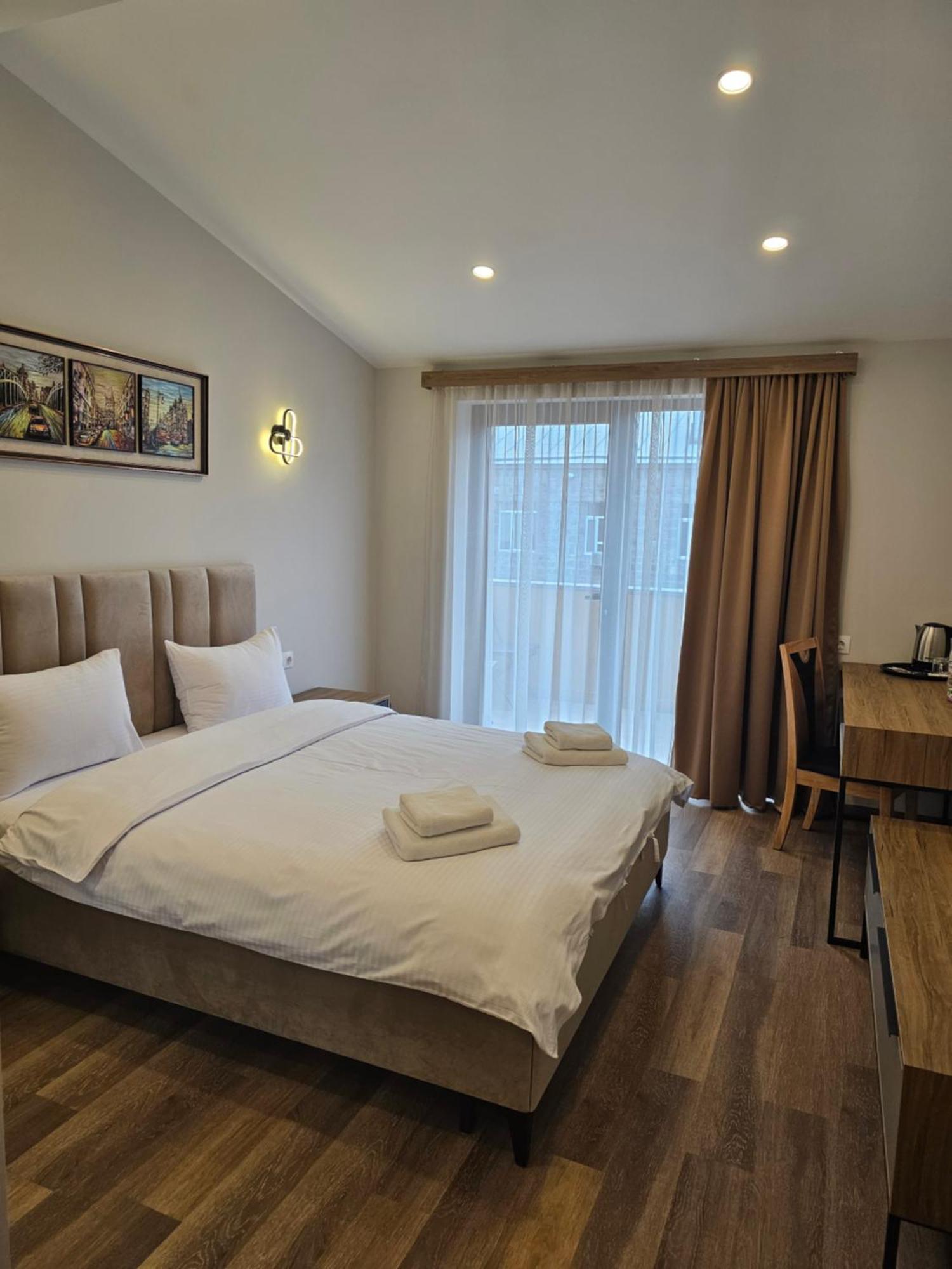 Hotel Avenue 30 Jerevan Buitenkant foto