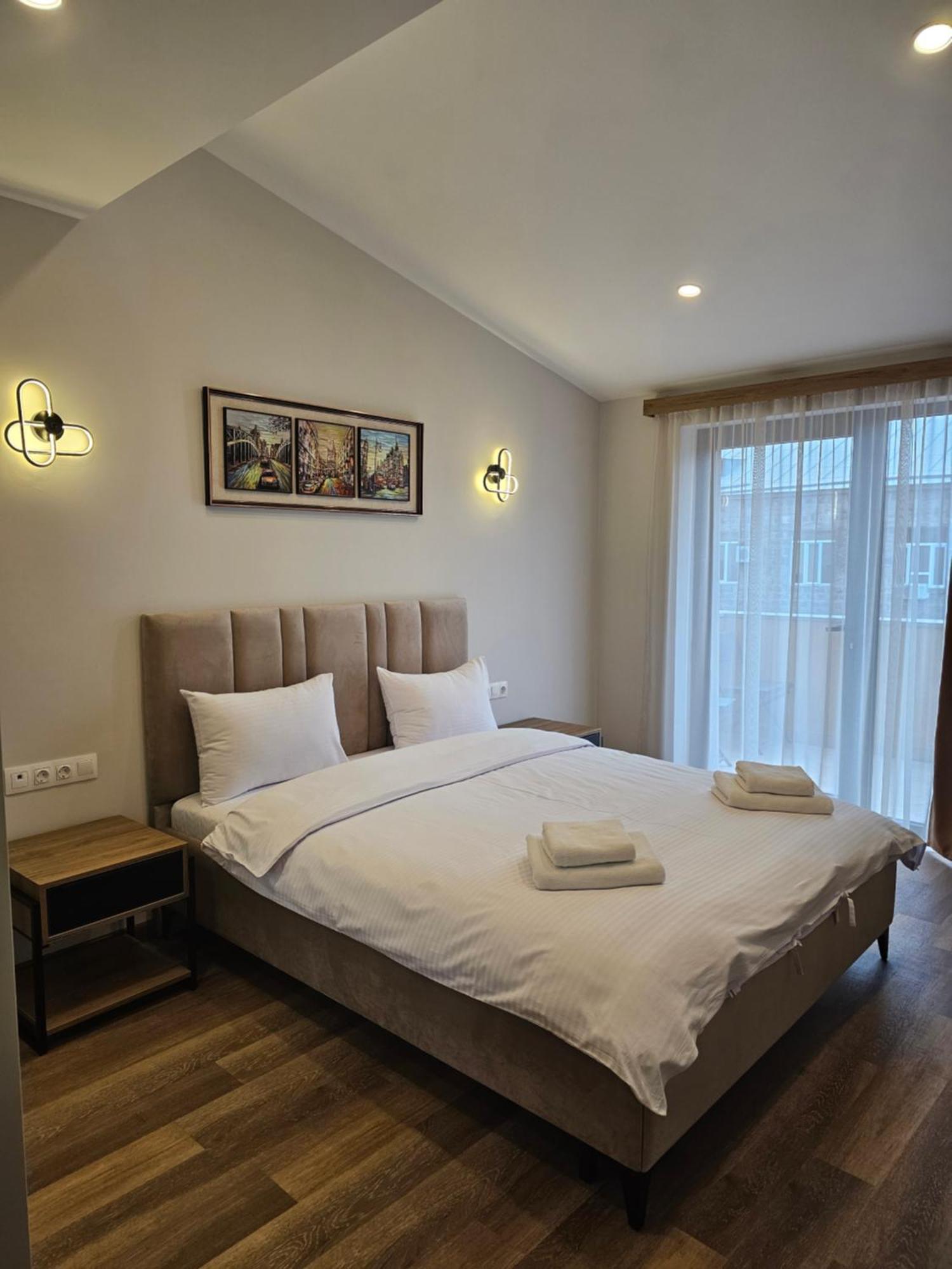Hotel Avenue 30 Jerevan Buitenkant foto