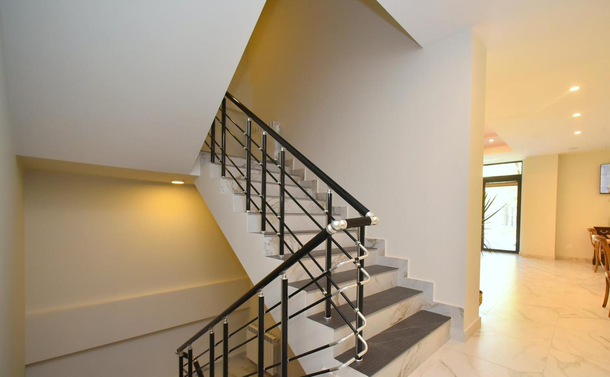 Hotel Avenue 30 Jerevan Buitenkant foto