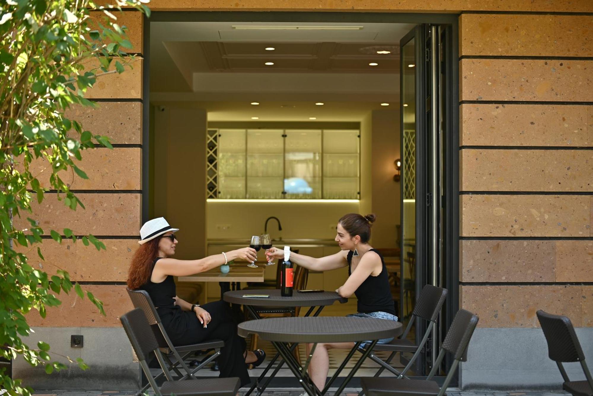 Hotel Avenue 30 Jerevan Buitenkant foto