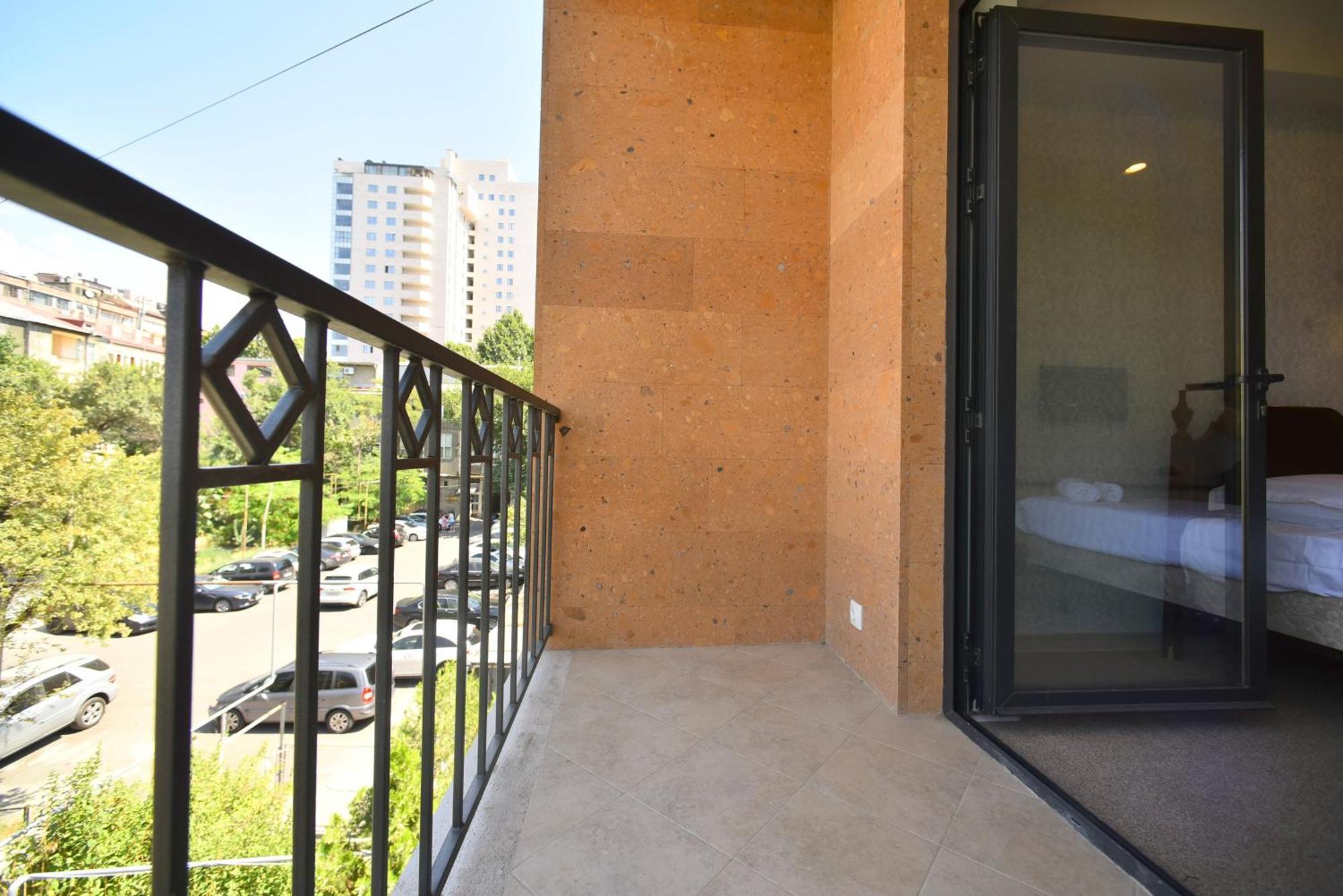Hotel Avenue 30 Jerevan Buitenkant foto