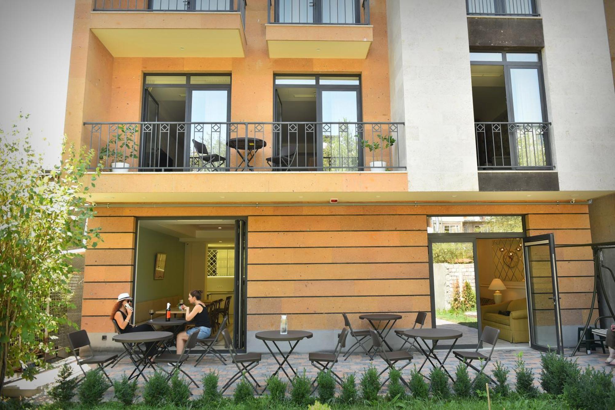 Hotel Avenue 30 Jerevan Buitenkant foto