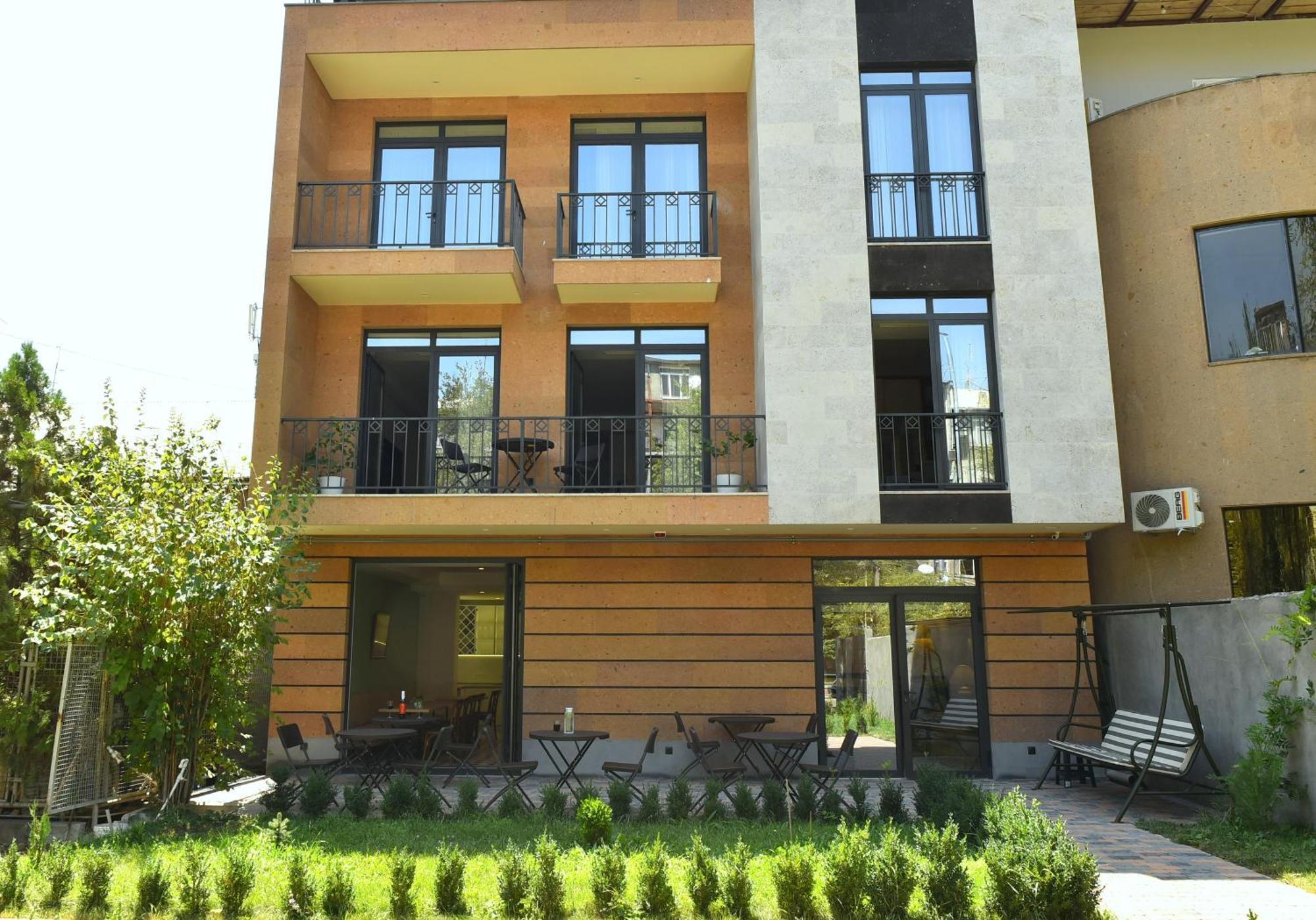 Hotel Avenue 30 Jerevan Buitenkant foto